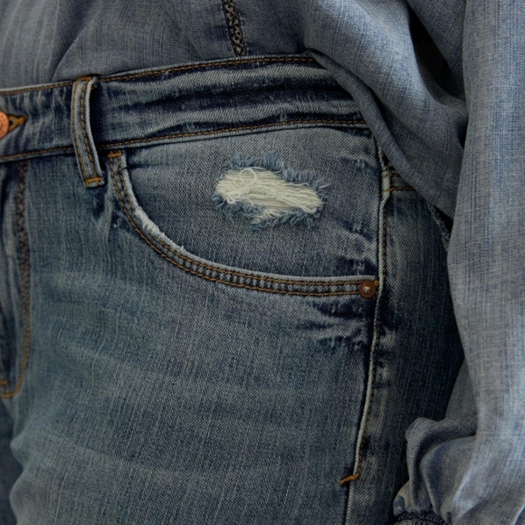 Pilcro Anthropologie Denim Slim Boyfriend Jeans Distressed Size 31 Tall EUC Pant - Picture 3 of 9